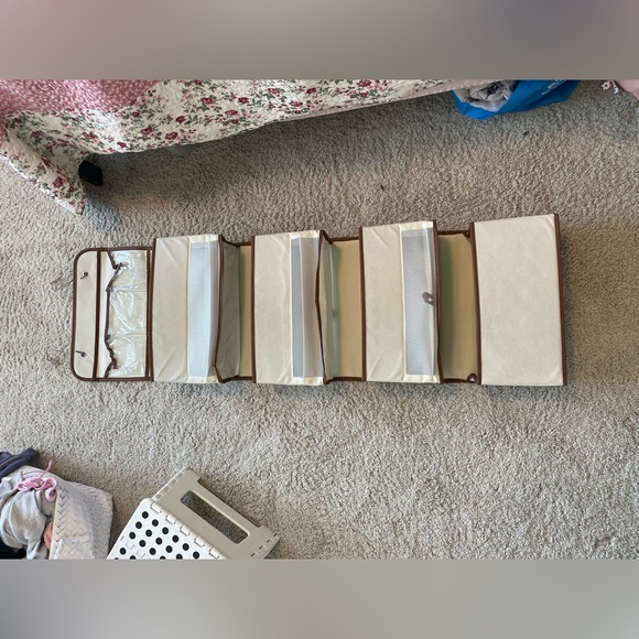 over the door hanging shelf - Picture 1 of 5